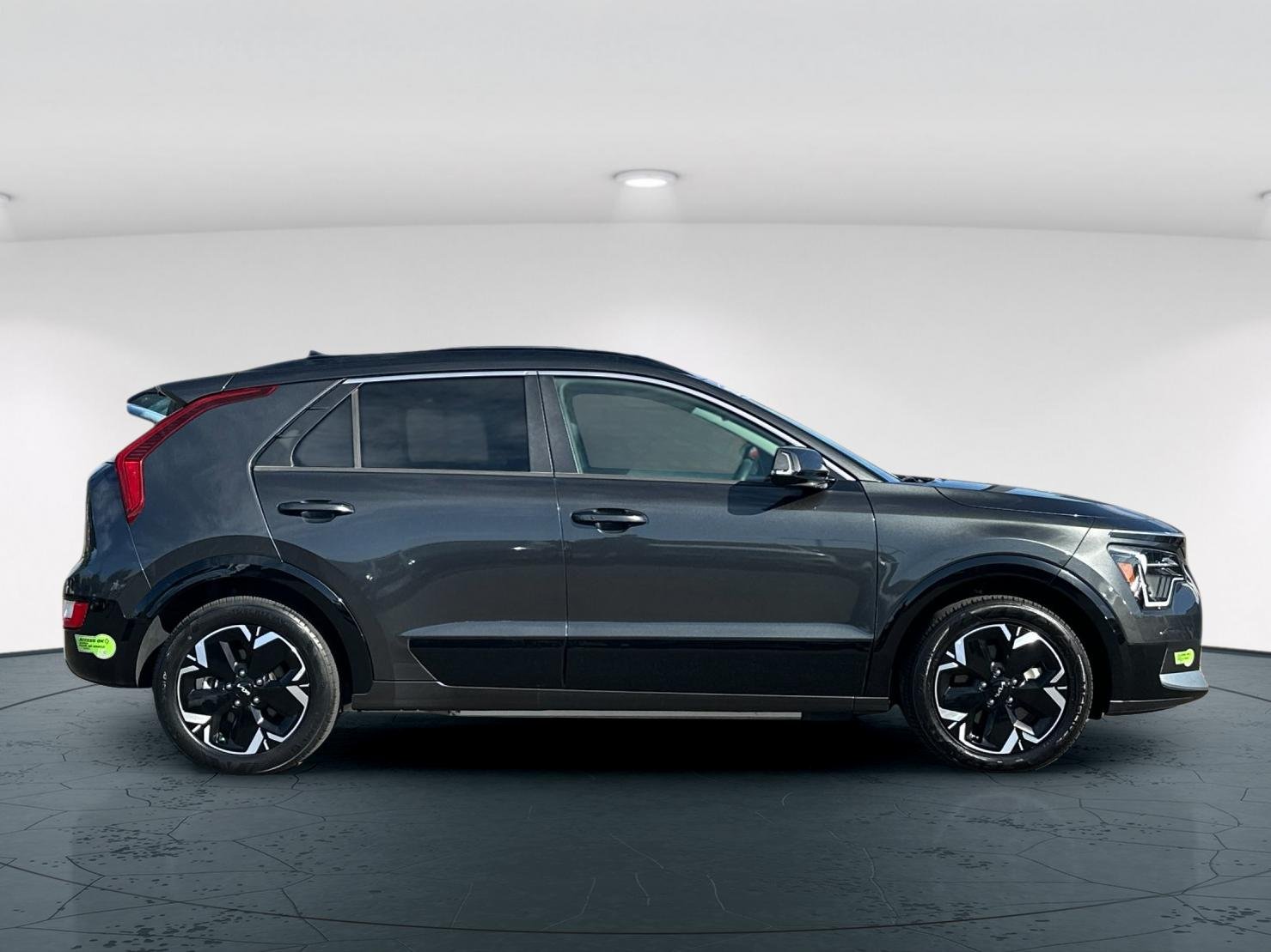 Used 2023 Graphite Gray Kia Wind 4D Sport Utility image 7