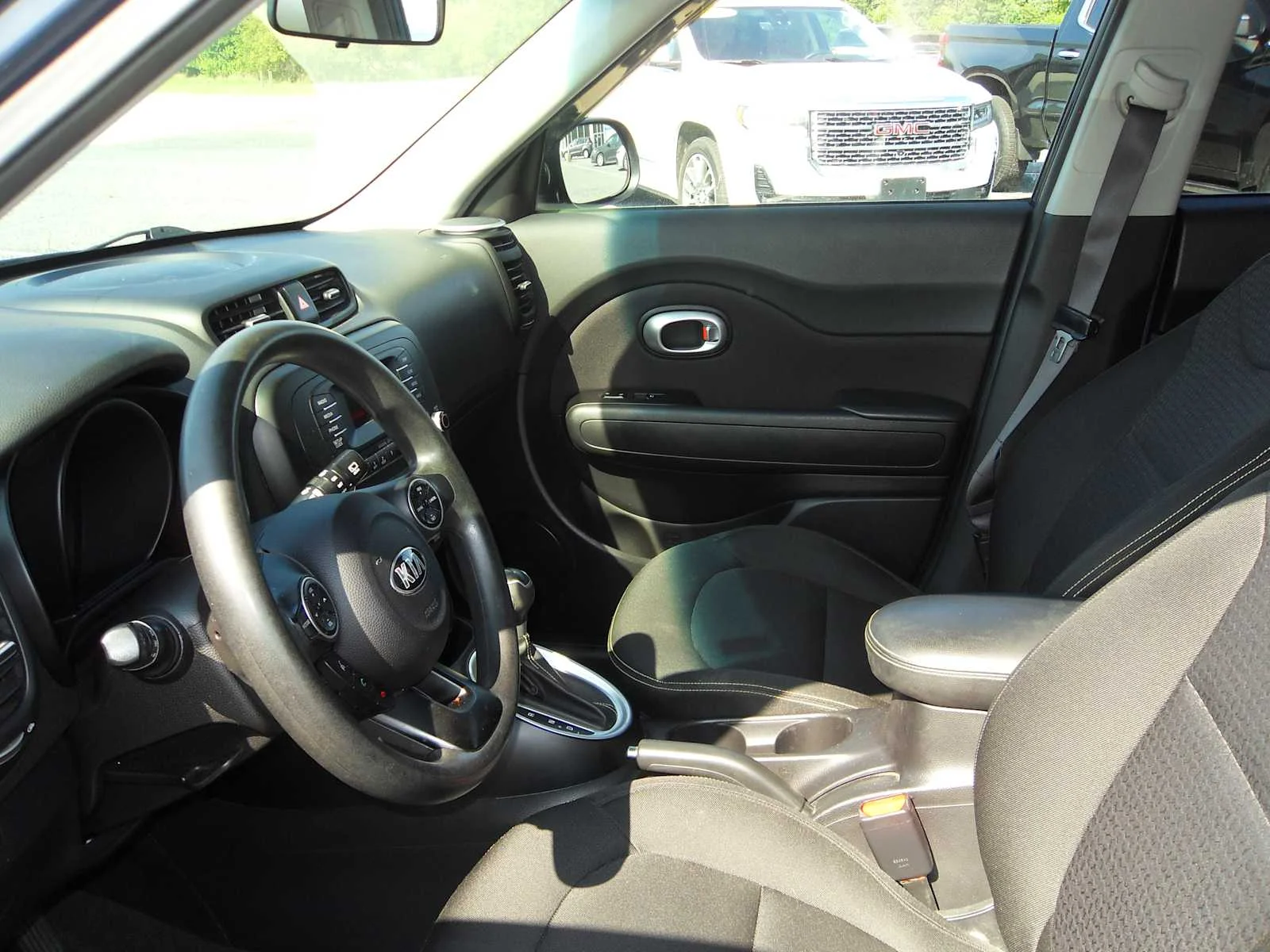 Used 2015 Fathom Blue Kia + image 12