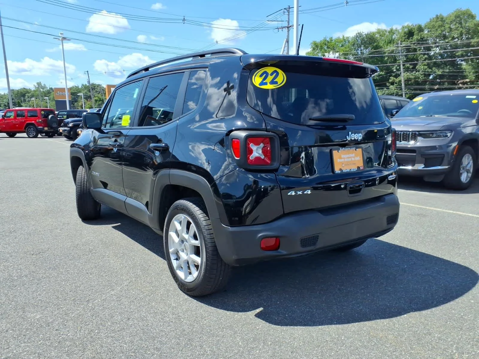 Certified Used 2022 Black Clear Coat Jeep Latitude image 11