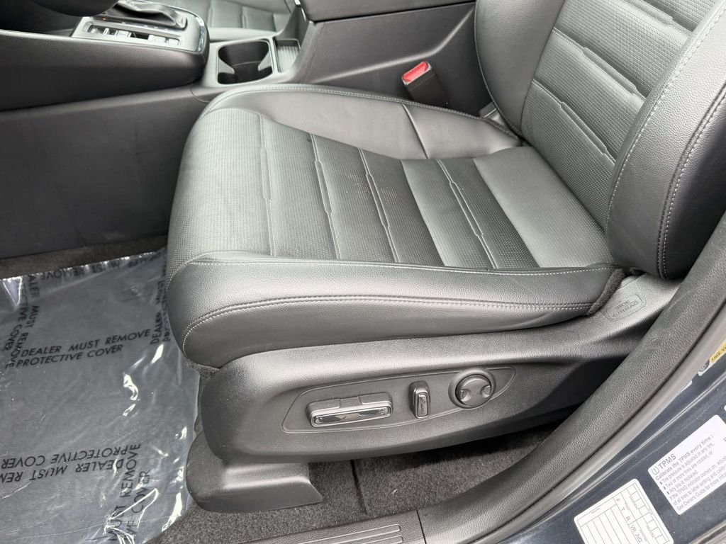 Used 2025 Gray Honda EX-L image 17
