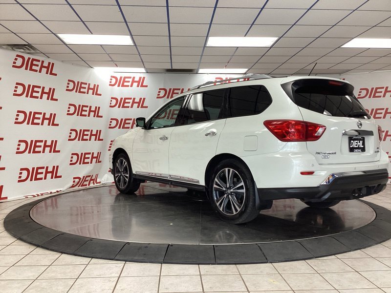 Used 2017 White Nissan Platinum image 5