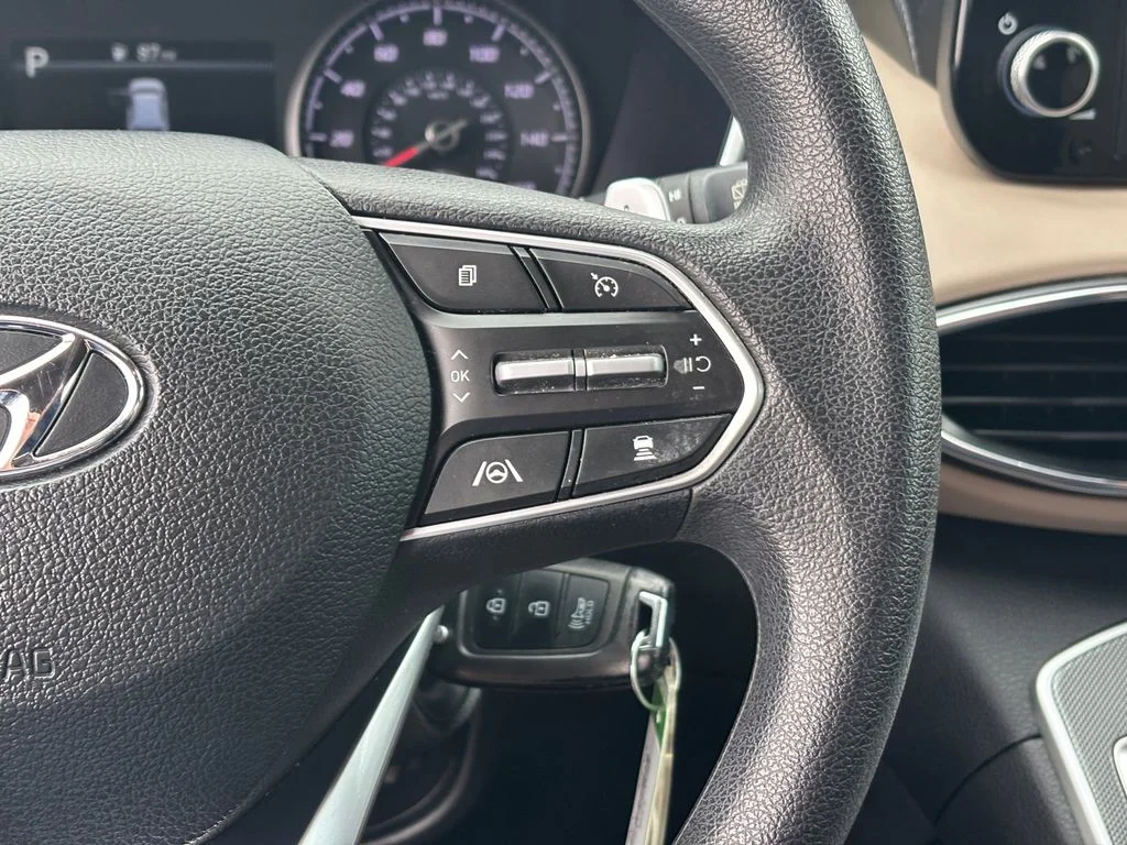 Used 2022 Gray Hyundai SE image 17