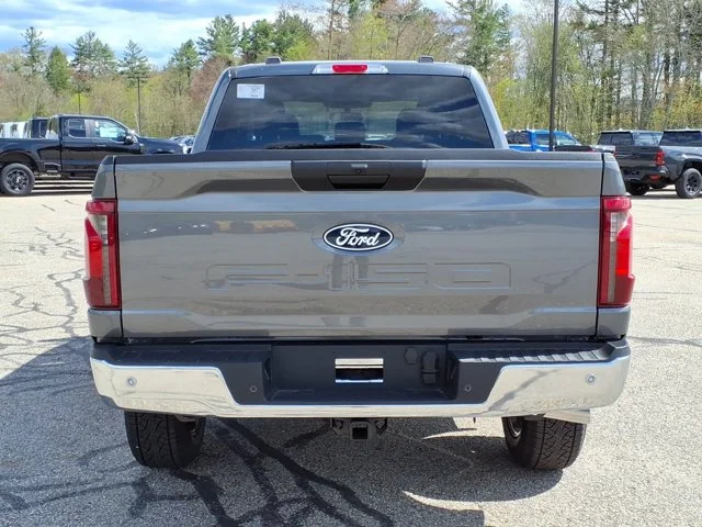 New 2026 Carbonized Gray Metallic Ford XLT image 25