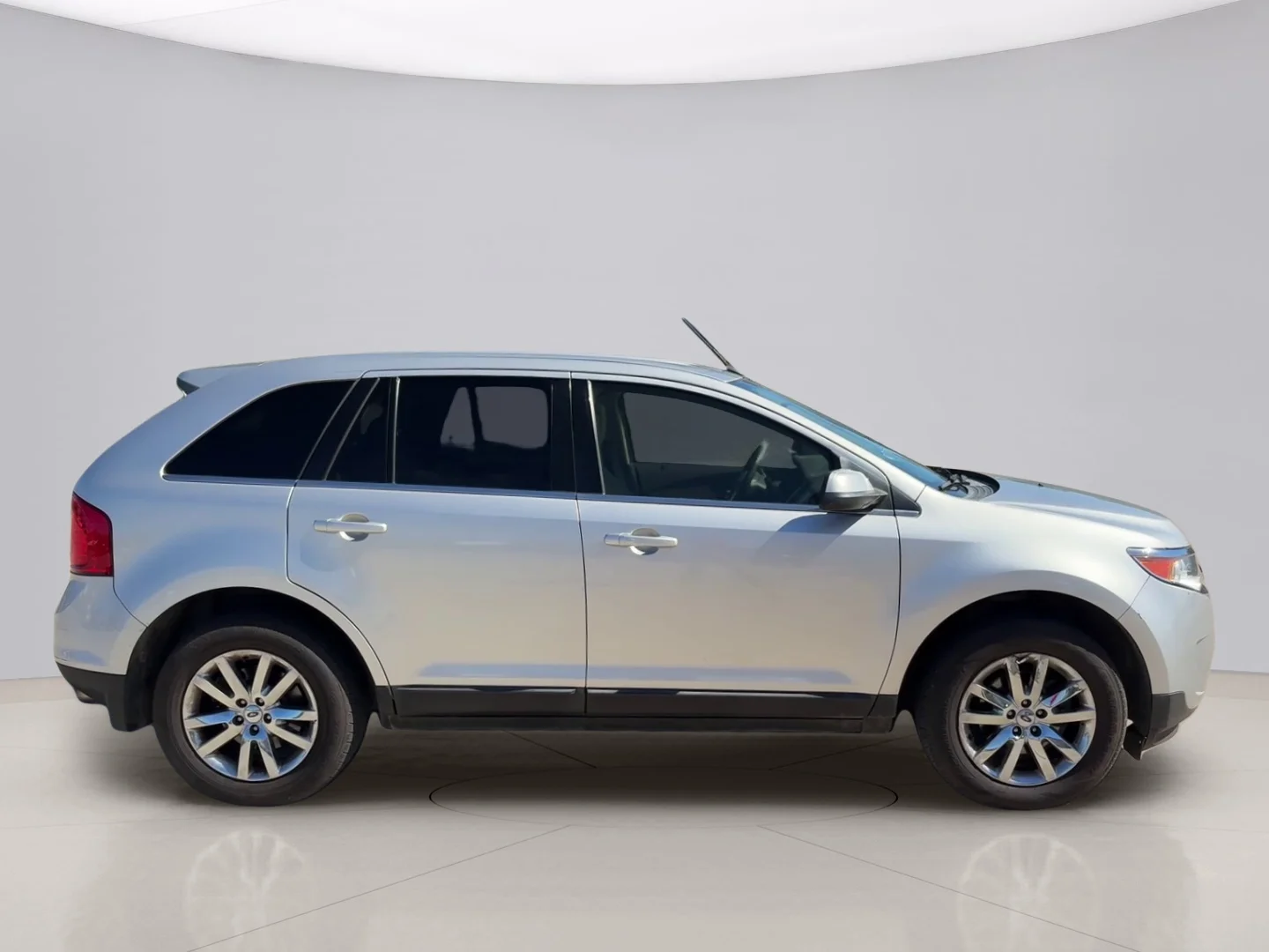 Used 2013 Silver Ford LIMITED image 6