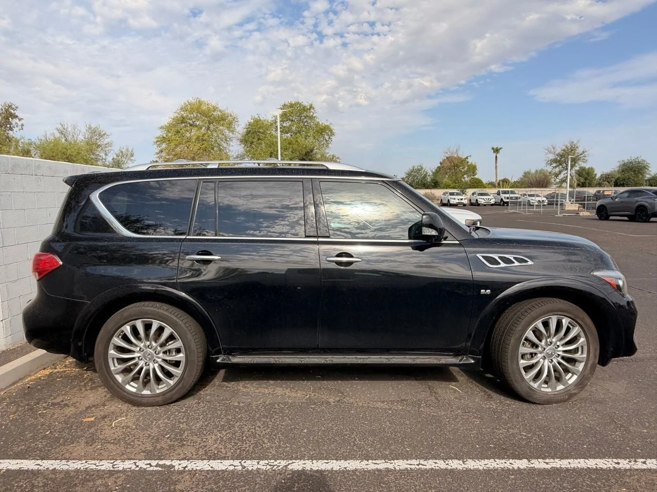 Used 2016 Black Obsidian INFINITI Base image 4