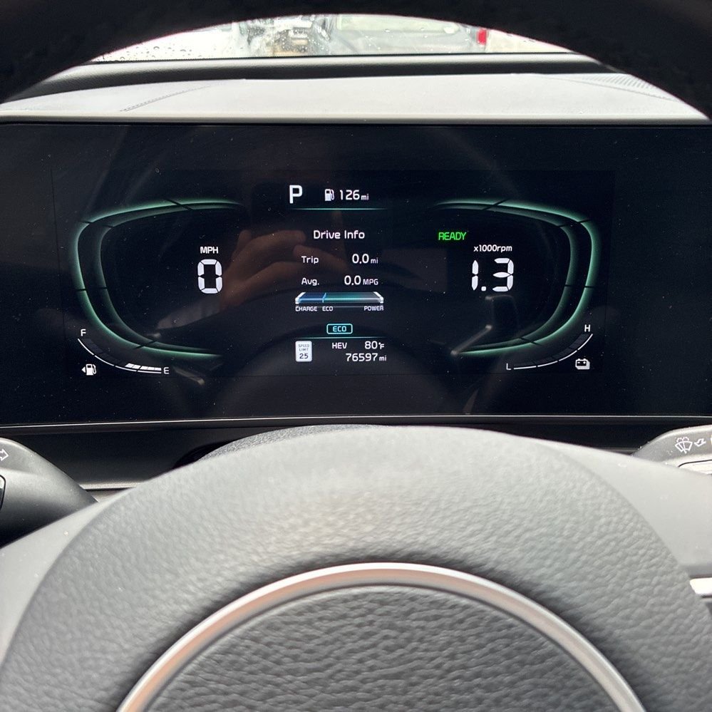 Used 2023 Green Kia X-Line image 21