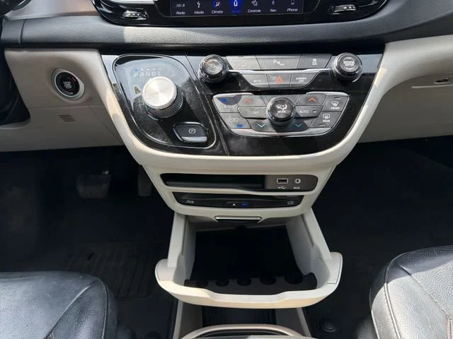 Used 2018 White Chrysler Touring L Plus image 32