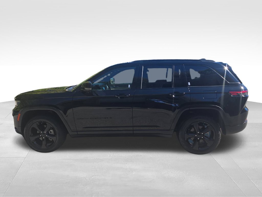 Used 2024 Black Jeep Limited image 3