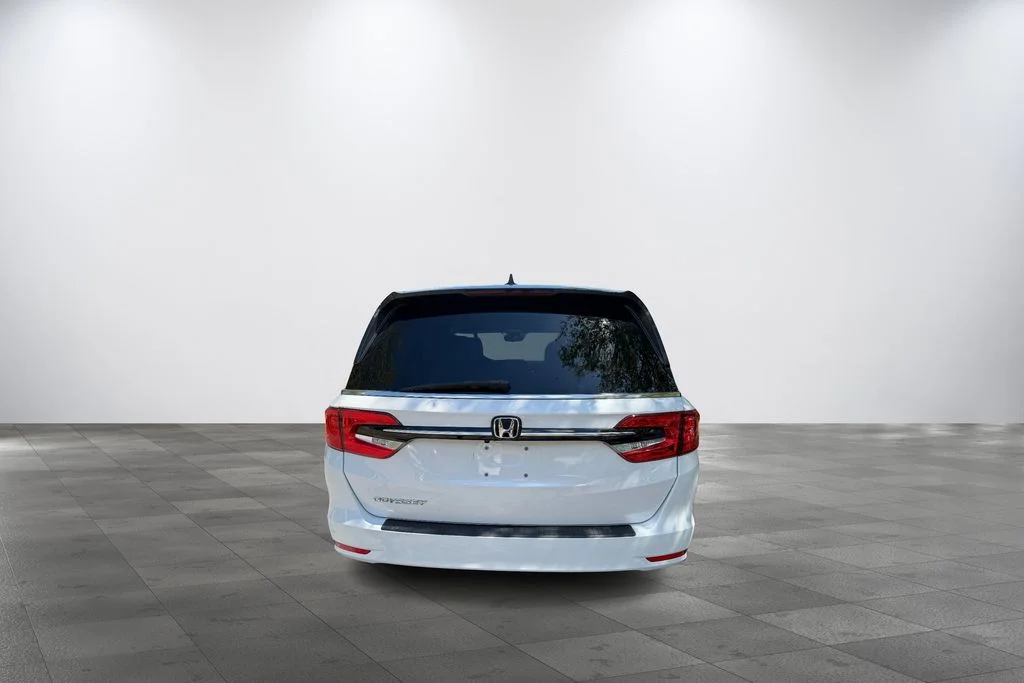 Used 2023 Platinum White Pearl Honda EX image 4