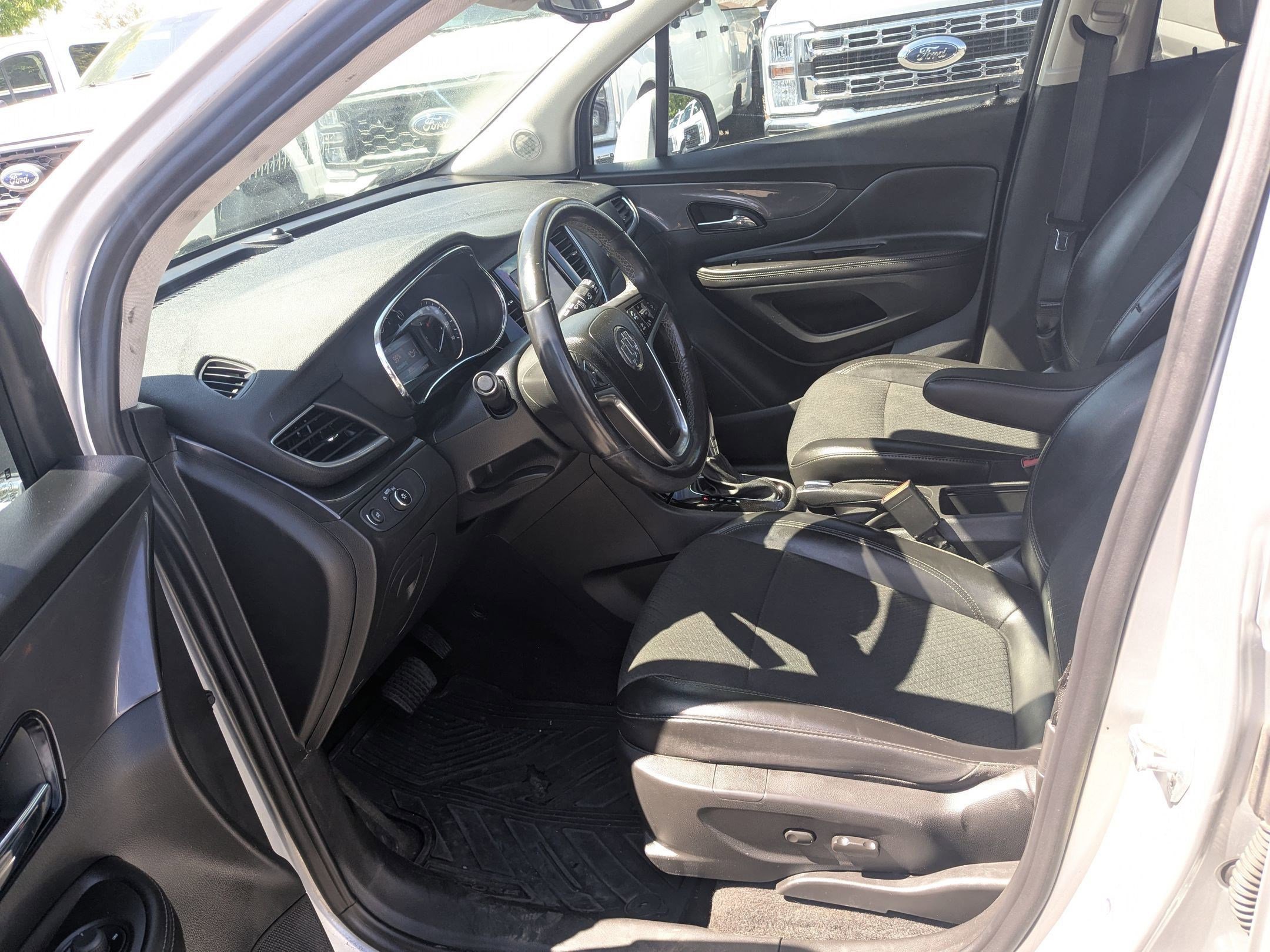 Used 2022 Quicksilver Metallic Buick Preferred image 17