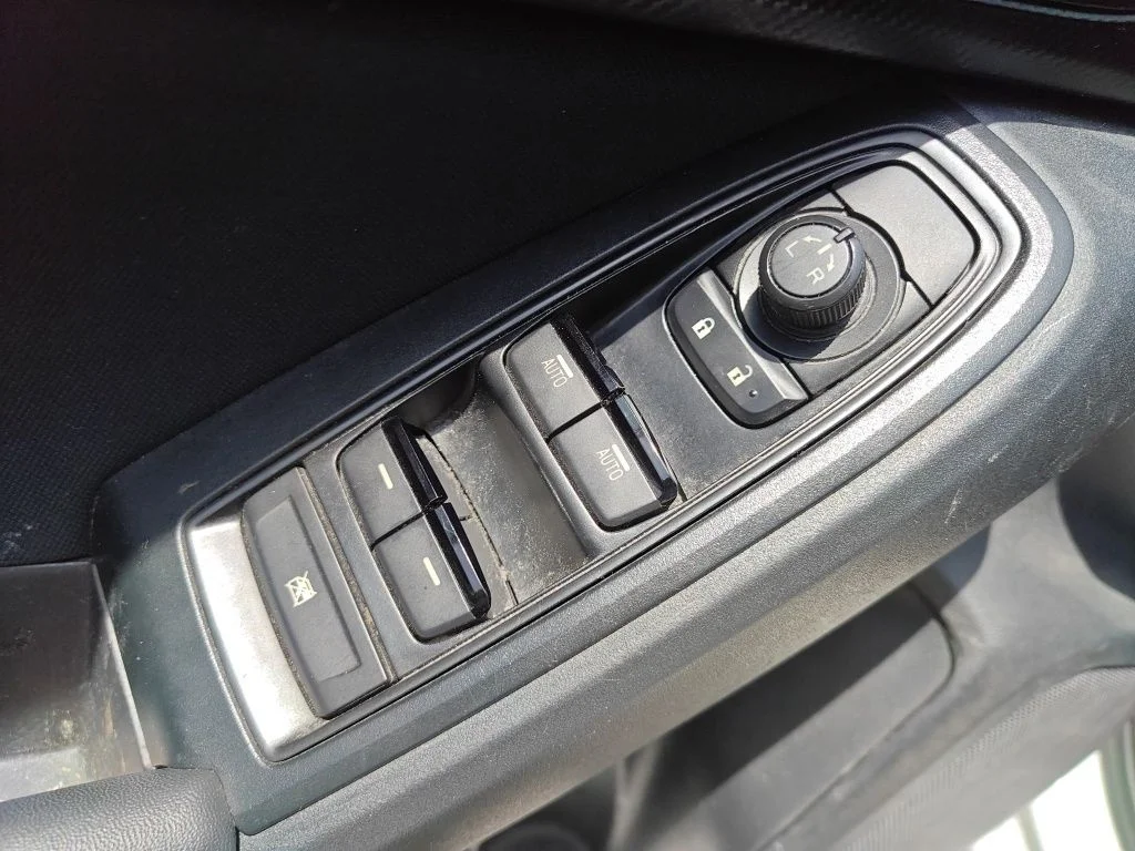 Used 2021 White Subaru Base image 12