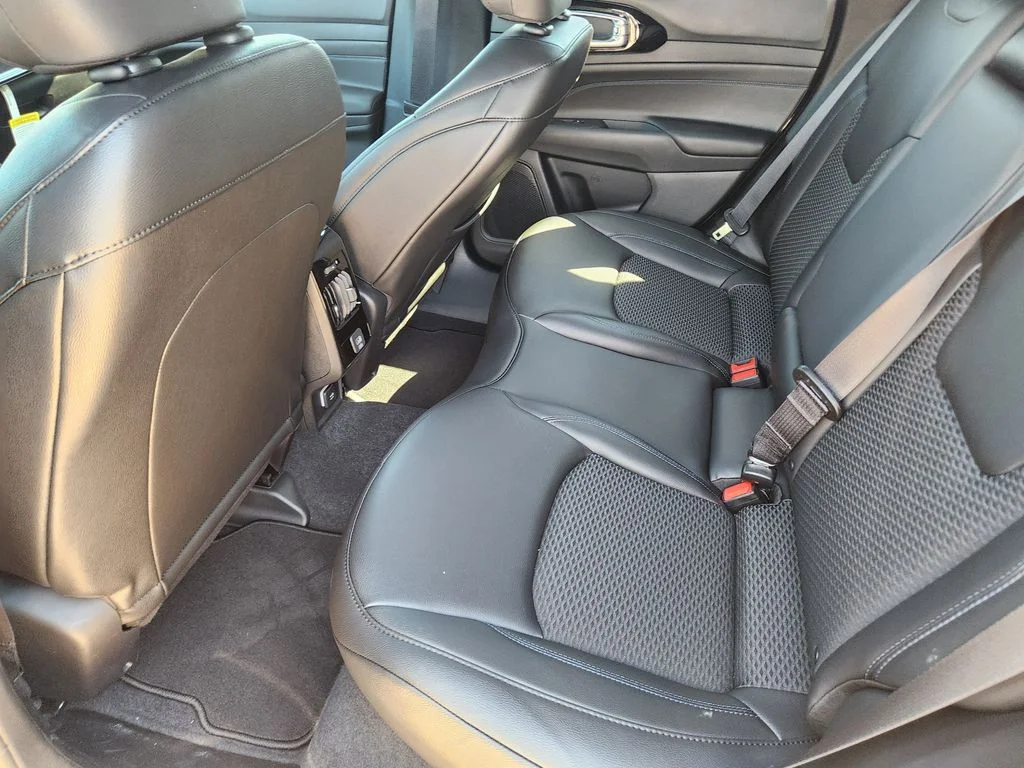 New 2026 Fathom Blue Pearl Coat Jeep Latitude image 20