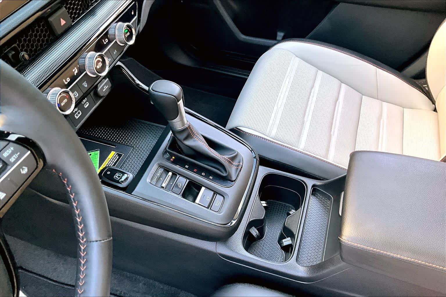 Used 2024 Platinum White Pearl Honda Sport Touring image 17