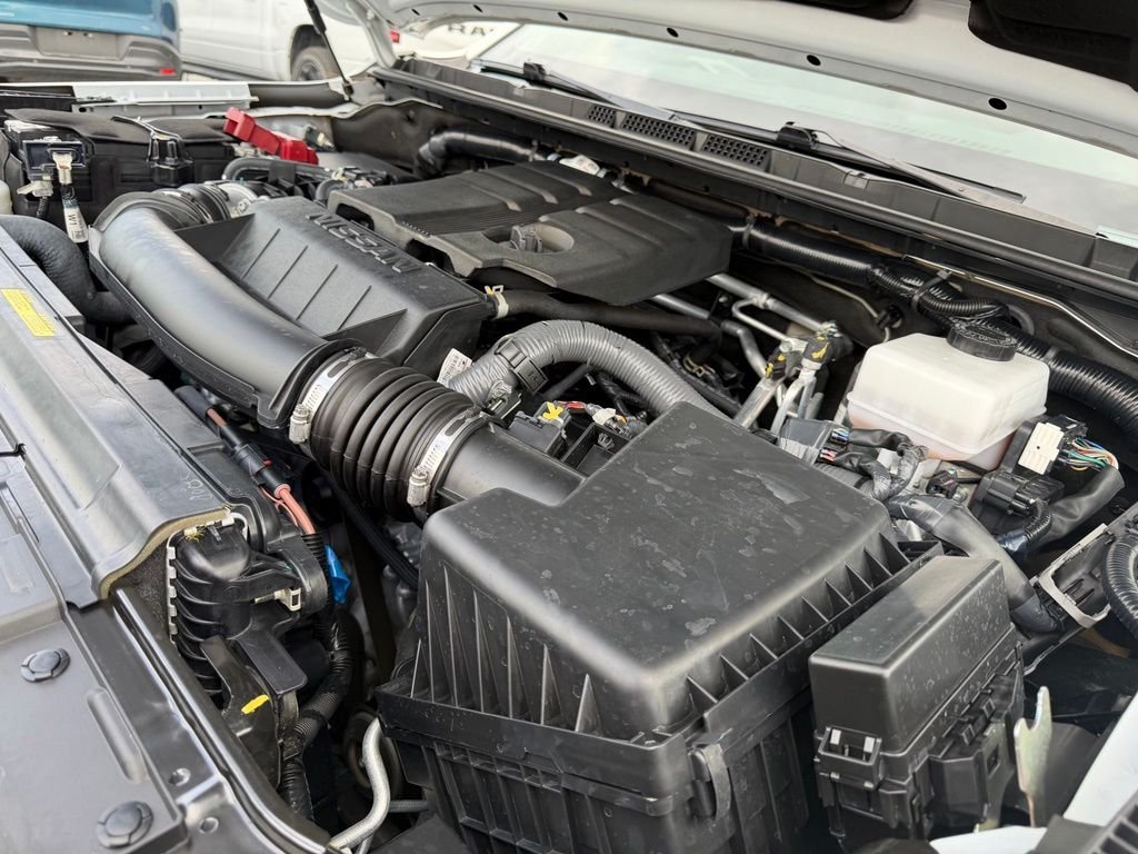 Used 2025 White Nissan PRO-4X image 11