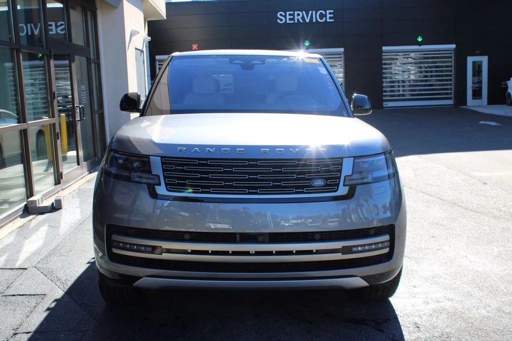 2023 Land Rover Range Rover SE - Photo 3