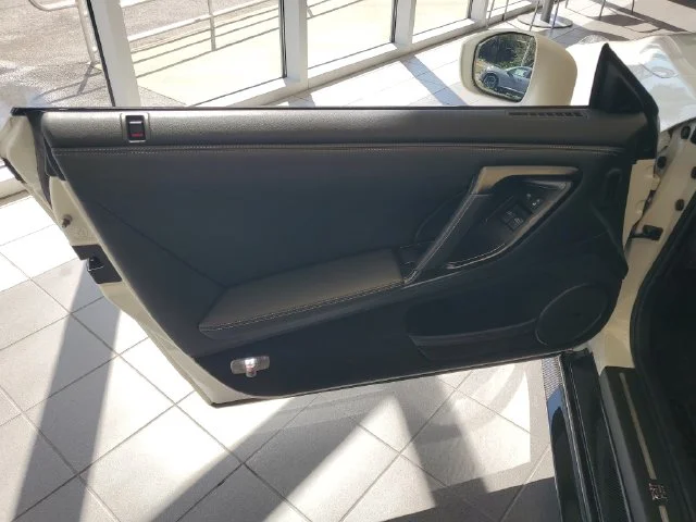 Used 2014 White Nissan Track Edition image 25