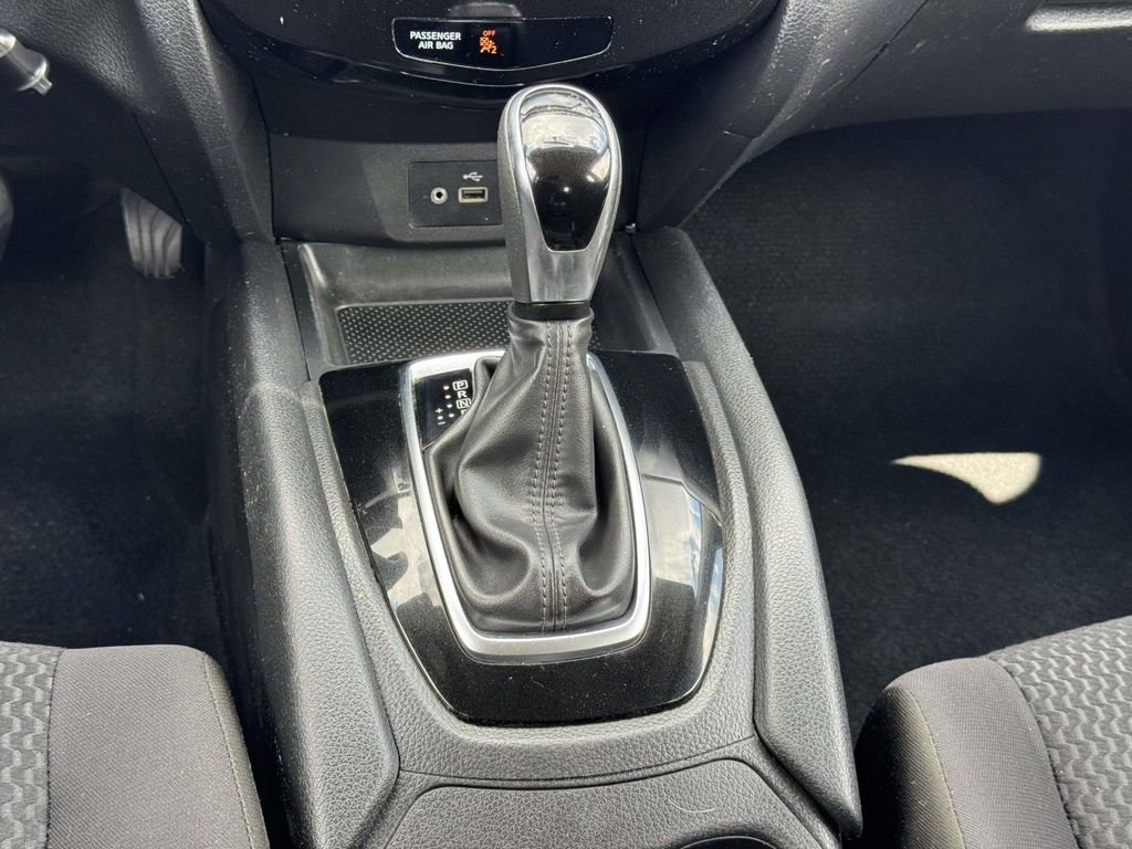 Used 2019 Silver Nissan S image 6