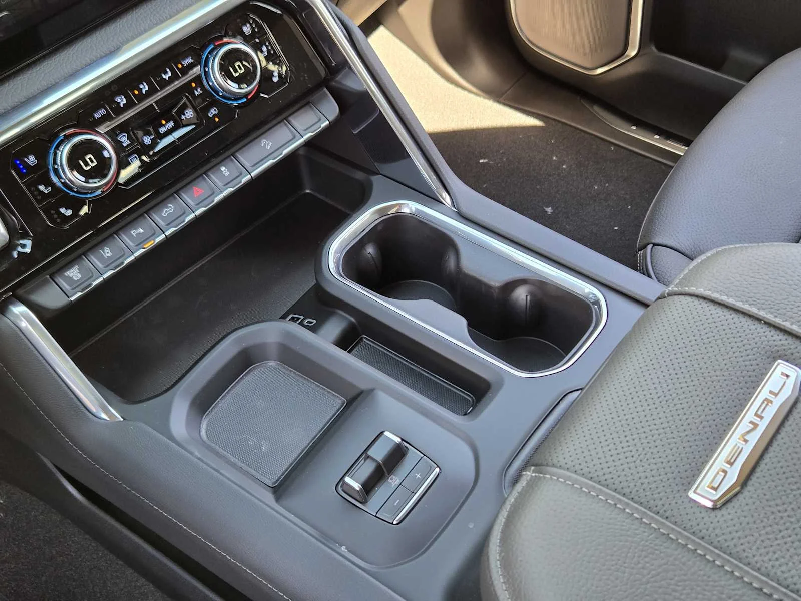 2026 GMC Sierra 2500HD Denali - Photo 14