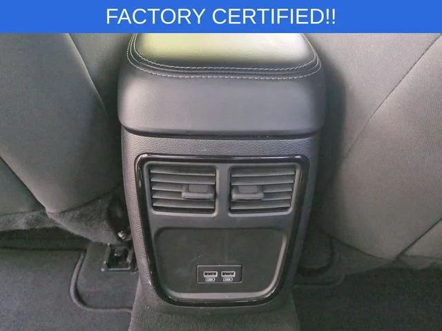 Used 2023 White Dodge SXT image 31
