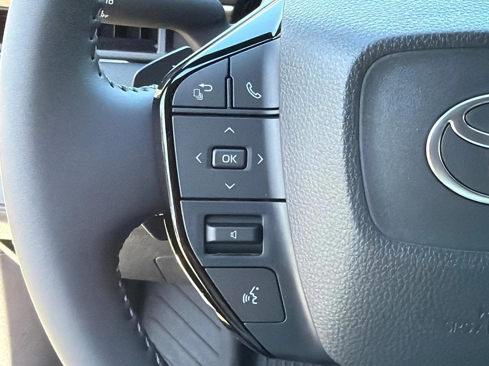 New 2026 Wind Chill Pearl Toyota XLE image 25