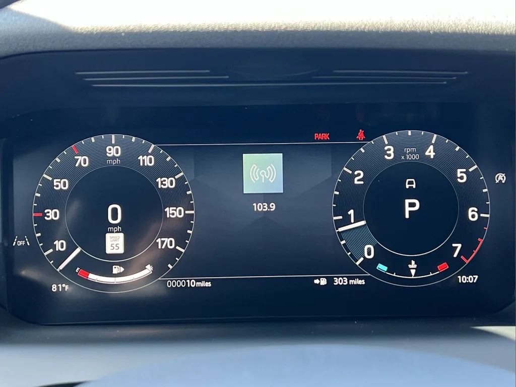 Used 2025 Blue Land Rover S image 36