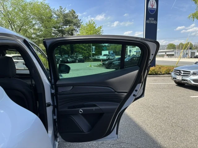 Used 2023 Bianco Astro Metallic Maserati GT ~Heads Up Display ~ Premium Plus Package !!! LOADED !!! image 33