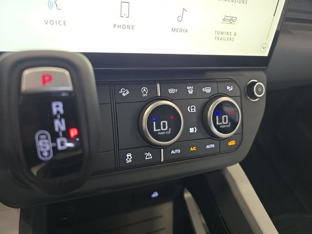 New 2026 Tasman Blue Land Rover X-Dynamic SE image 17