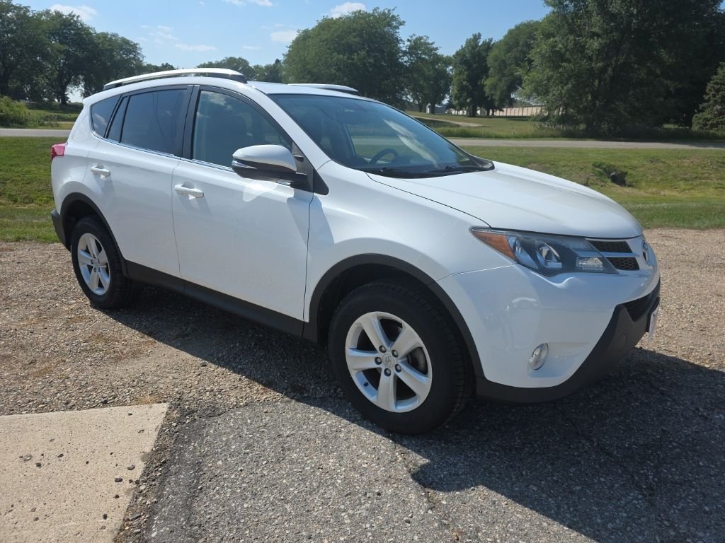 Used 2013 White Toyota XLE image 2