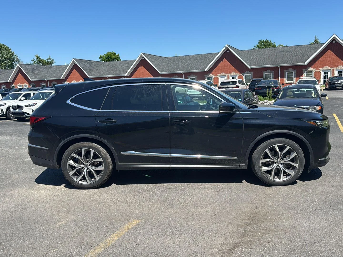 Used 2023 Majestic Black Pearl Acura SH-AWD w/Tech image 2