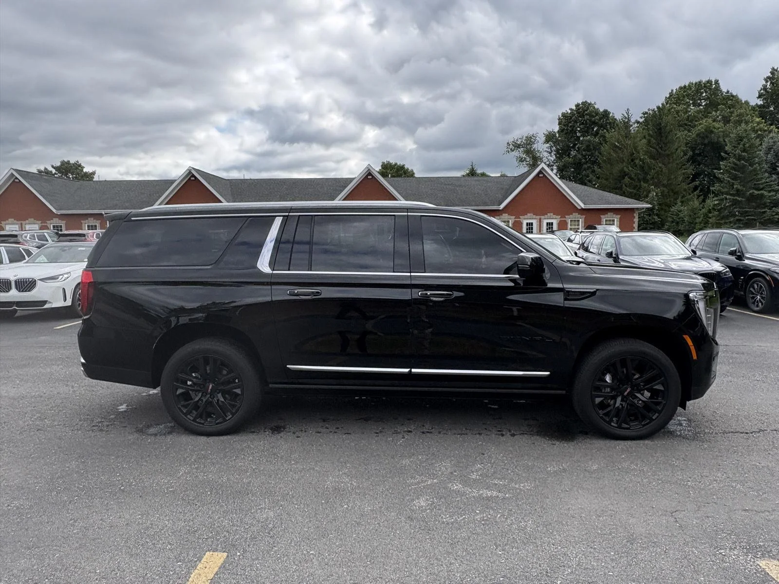 Used 2026 Onyx Black GMC Denali image 10