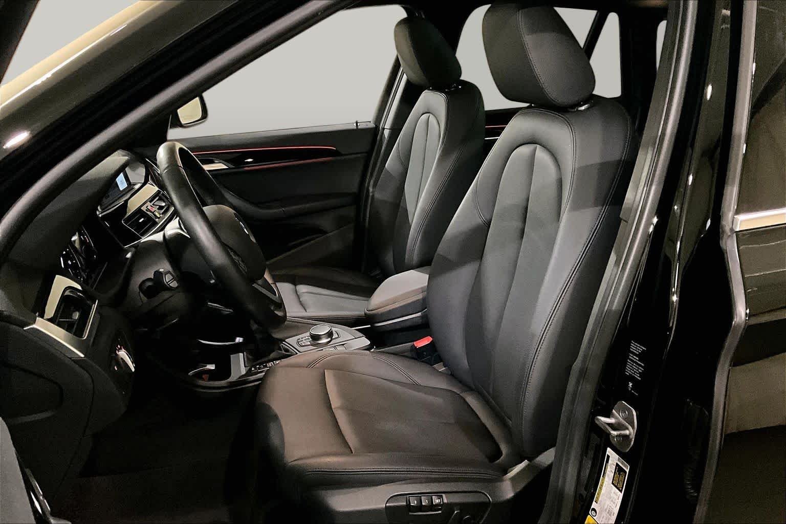 Used 2019 Jet Black BMW xDrive28i image 8