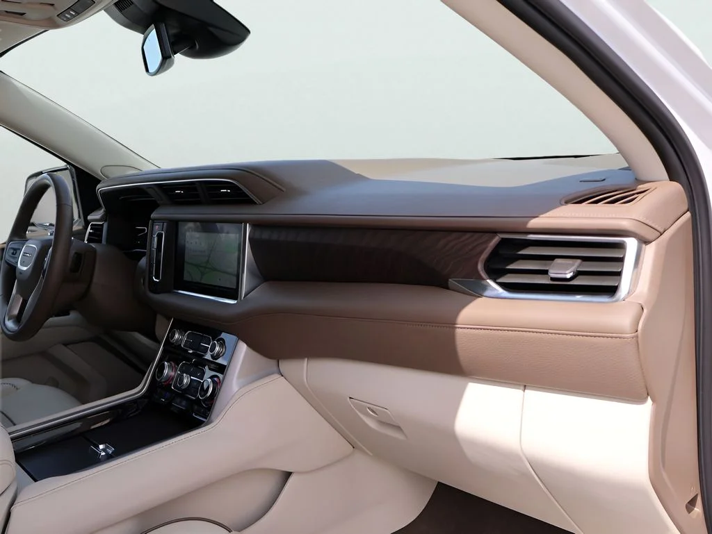 Used 2023 White Frost Tricoat GMC Denali image 10