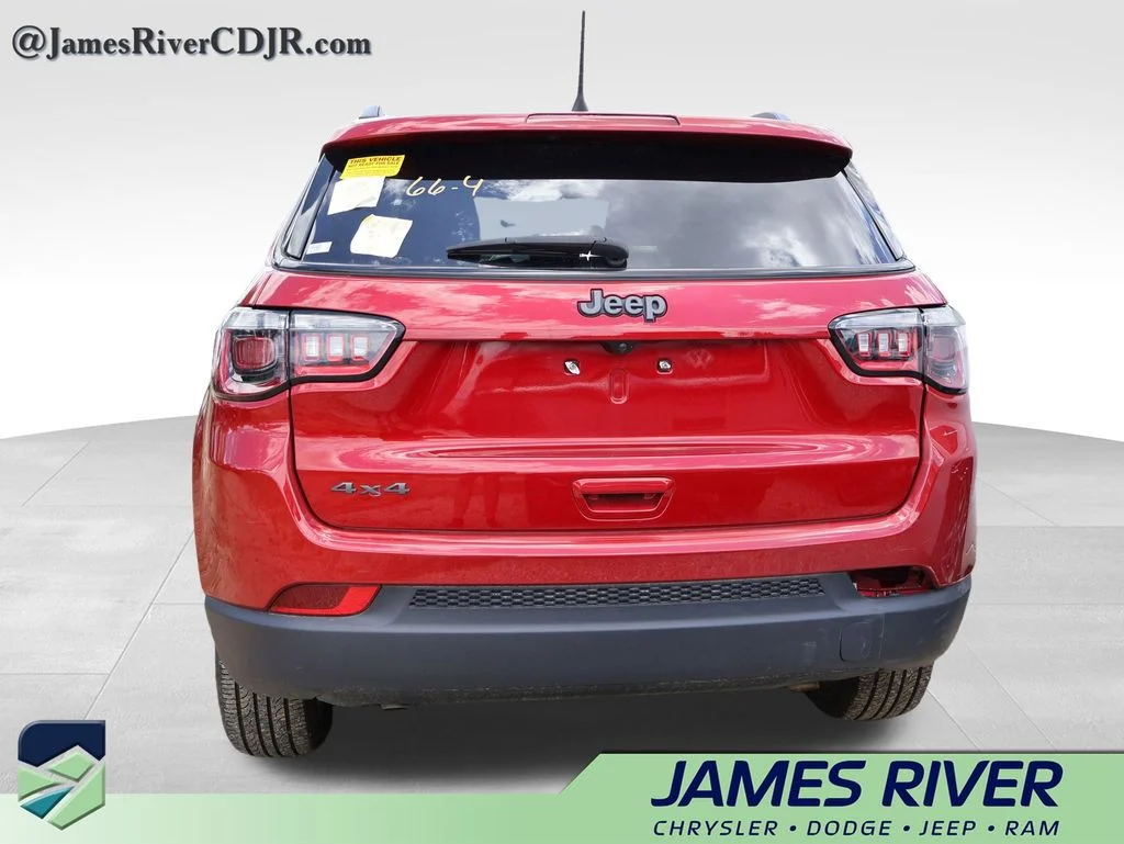 Used 2025 Red Jeep Latitude image 15