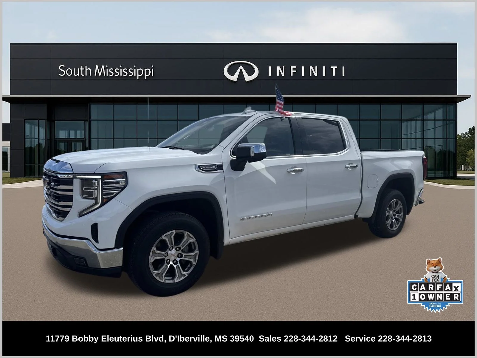 Used 2024 White GMC SLT image 1
