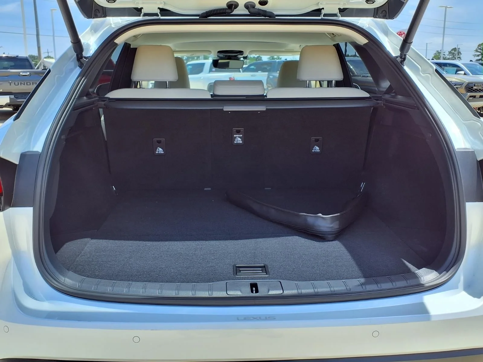 Used 2024 White Lexus 350 Premium image 8