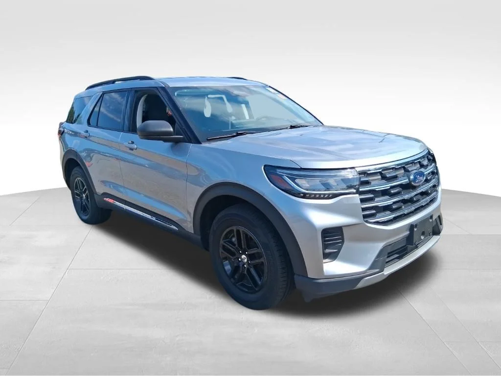 Used 2025 Silver Ford Active image 3