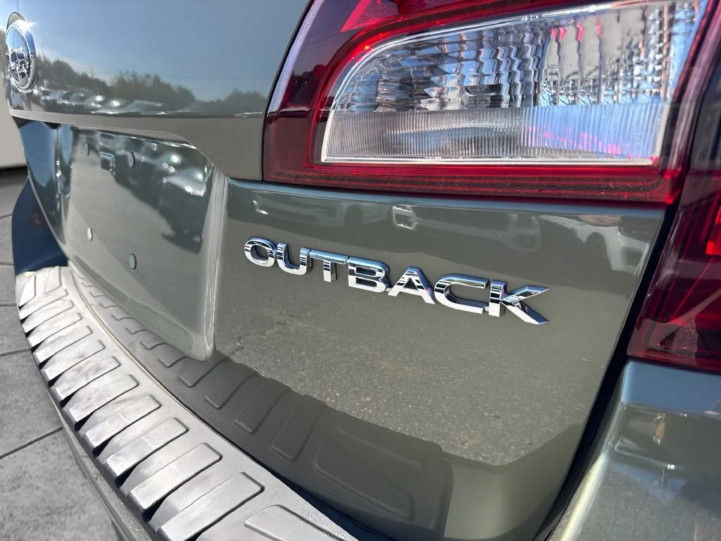 Used 2019 Green Subaru 2.5i Premium image 30