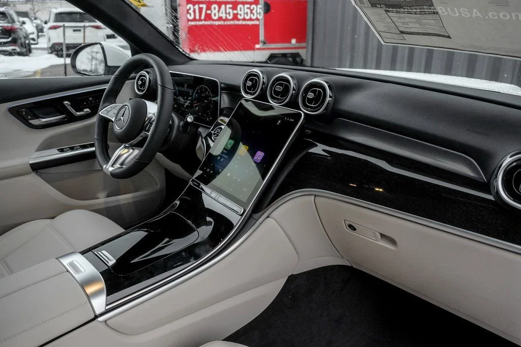 New 2026 Polar White Mercedes-Benz GLC 300 image 53