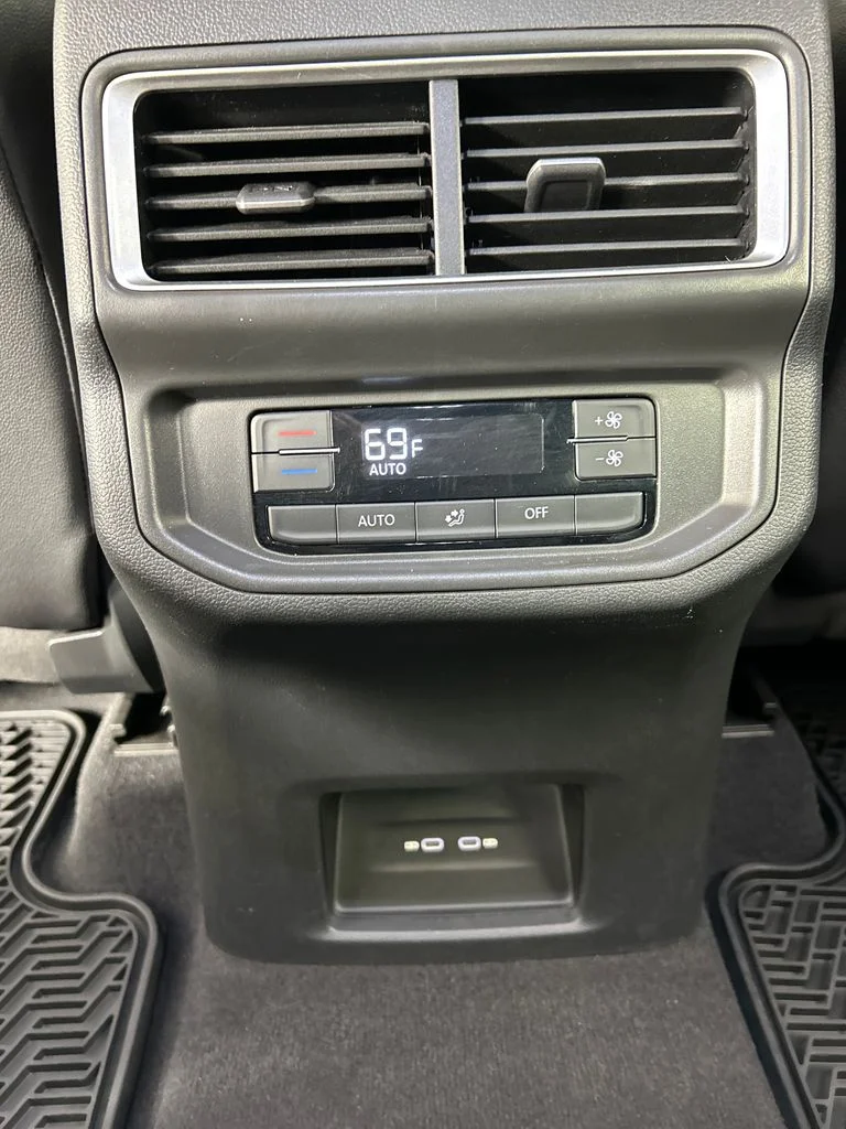 Used 2024 Gray Volkswagen 2.0T SE image 17