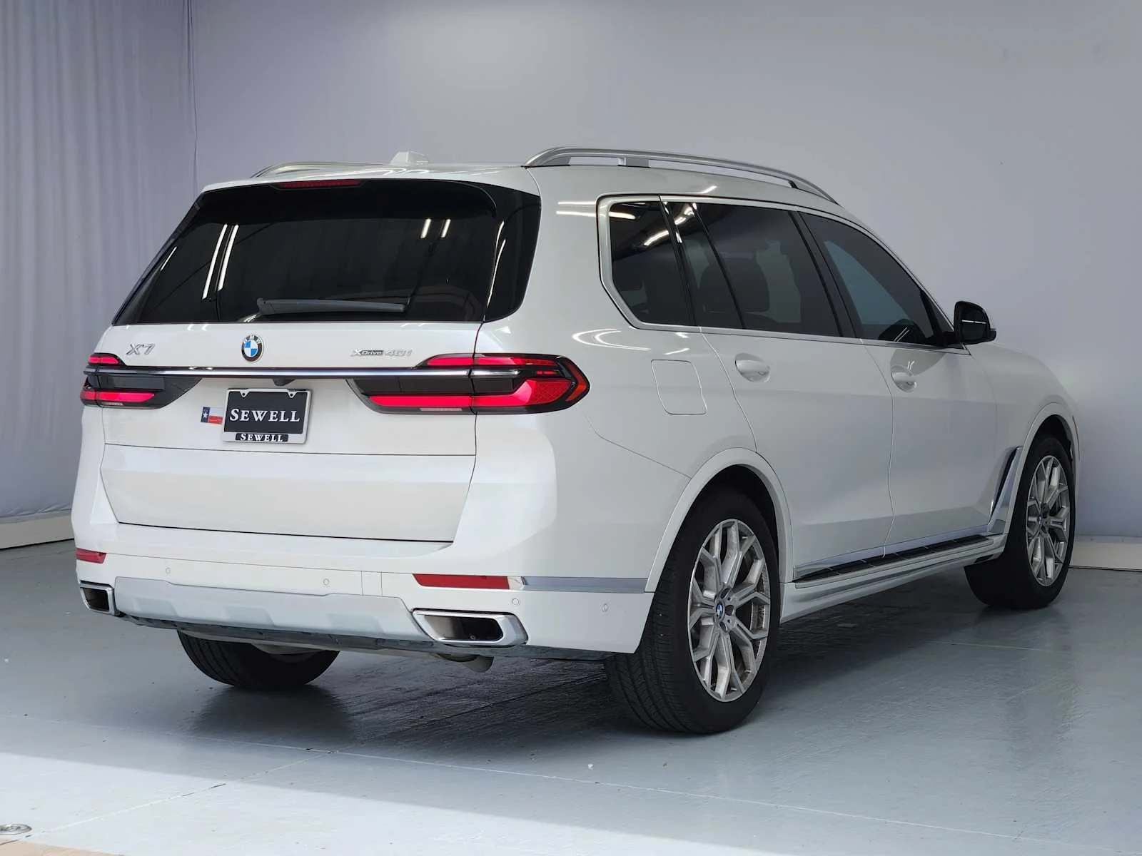 Certified Used 2023 Mineral White Metallic BMW xDrive40i image 5