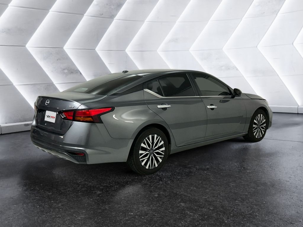 Used 2024 Gray Nissan 2.5 SV image 4