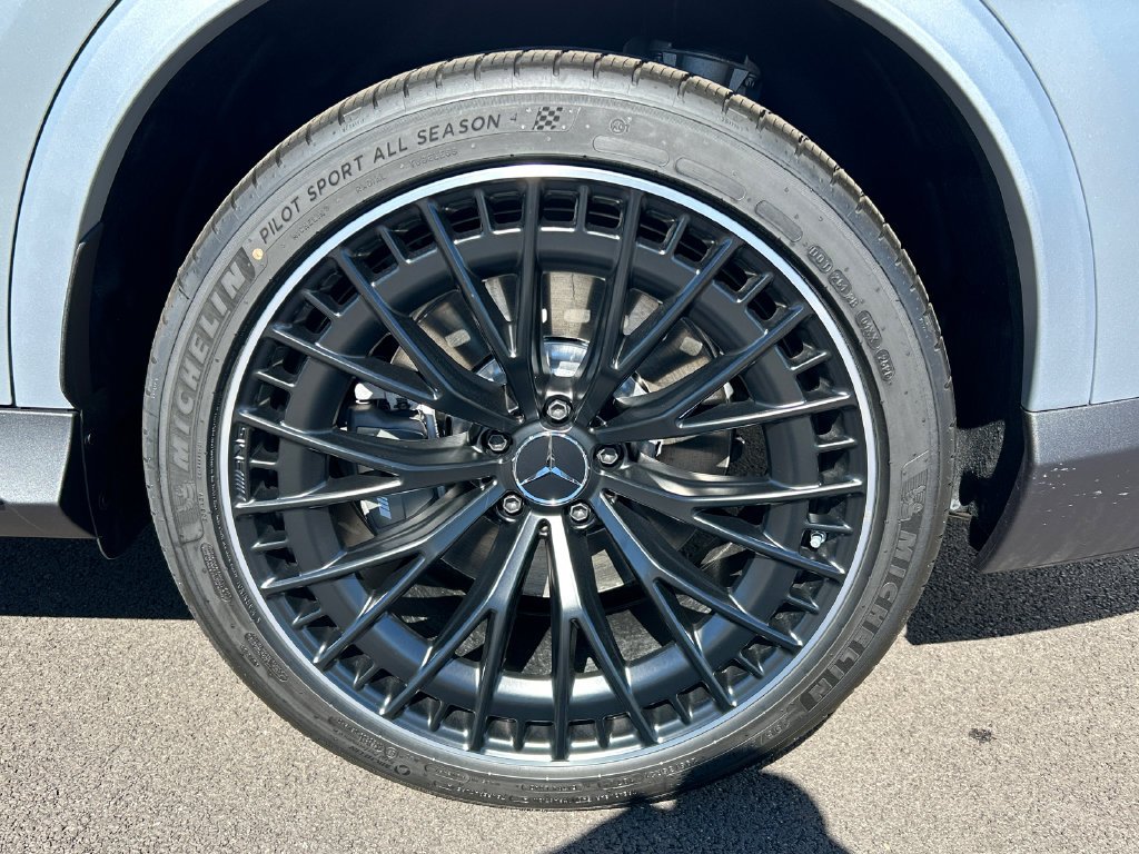 New 2027 MANUFAKTUR Cirrus Silver Magno Mercedes-Benz AMG® GLC 53 4MATIC+ Coupe image 34