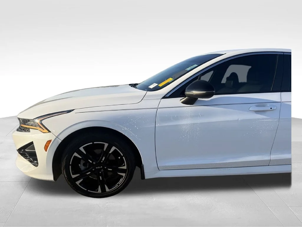 Used 2022 White Kia GT-Line image 22