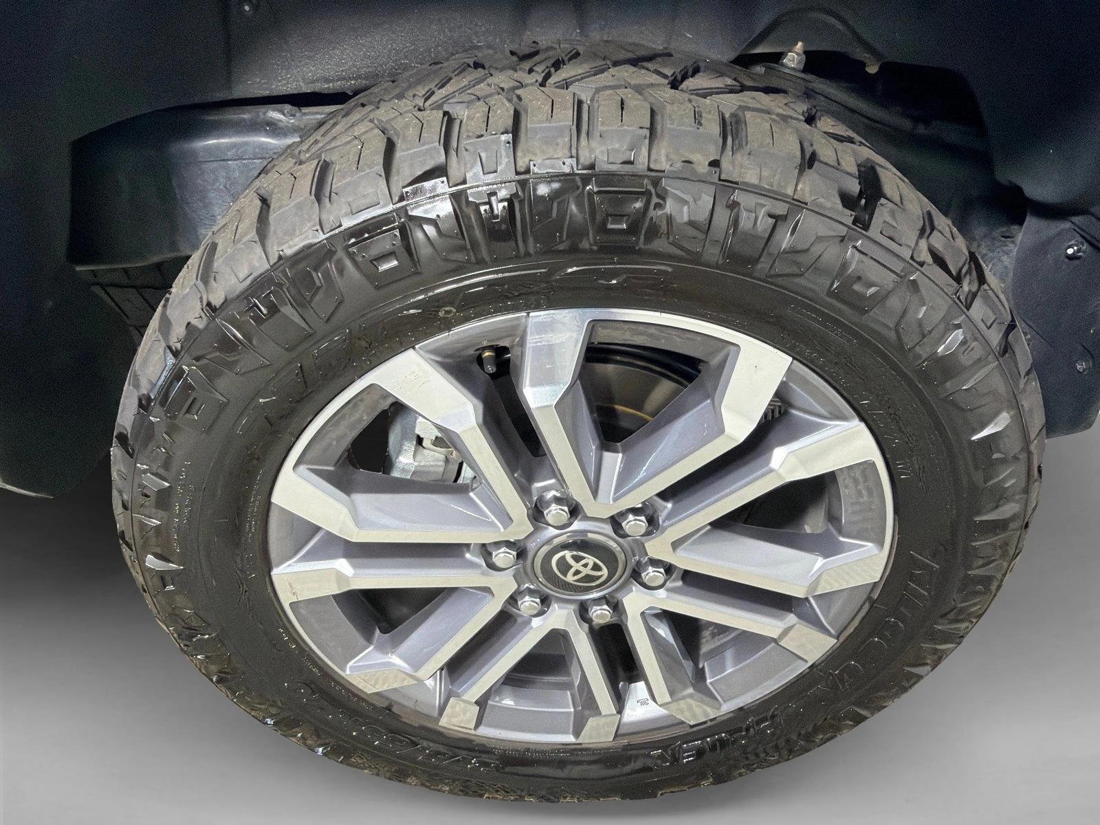 Used 2026  Toyota Hybrid Limited image 19