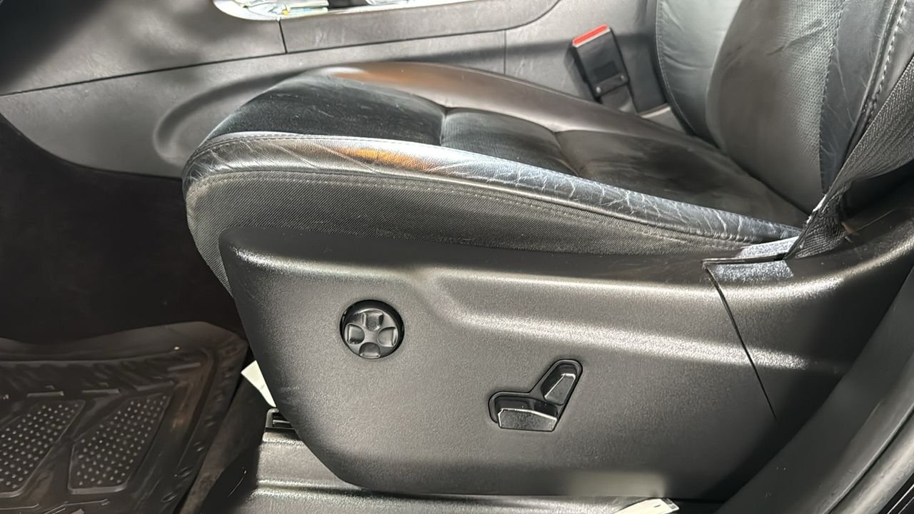 Used 2018 Black Jeep Altitude image 14