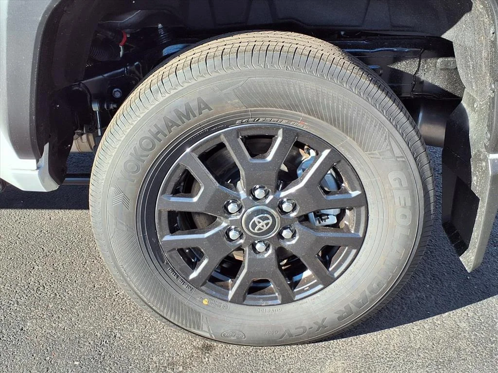 2026 Toyota 4Runner SR5 - Photo 12