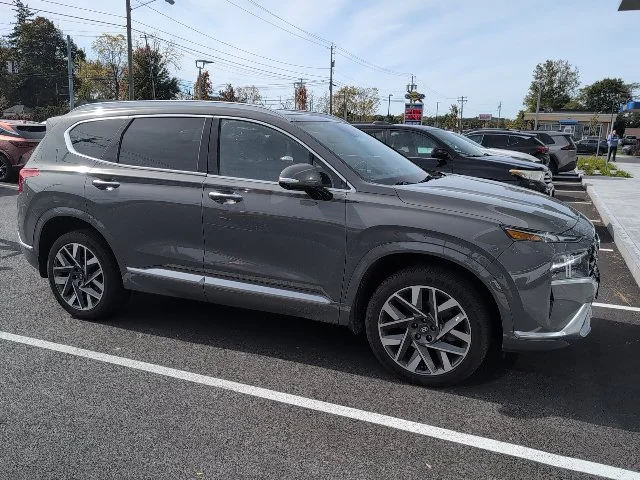 Used 2021 Gray Hyundai Calligraphy image 3