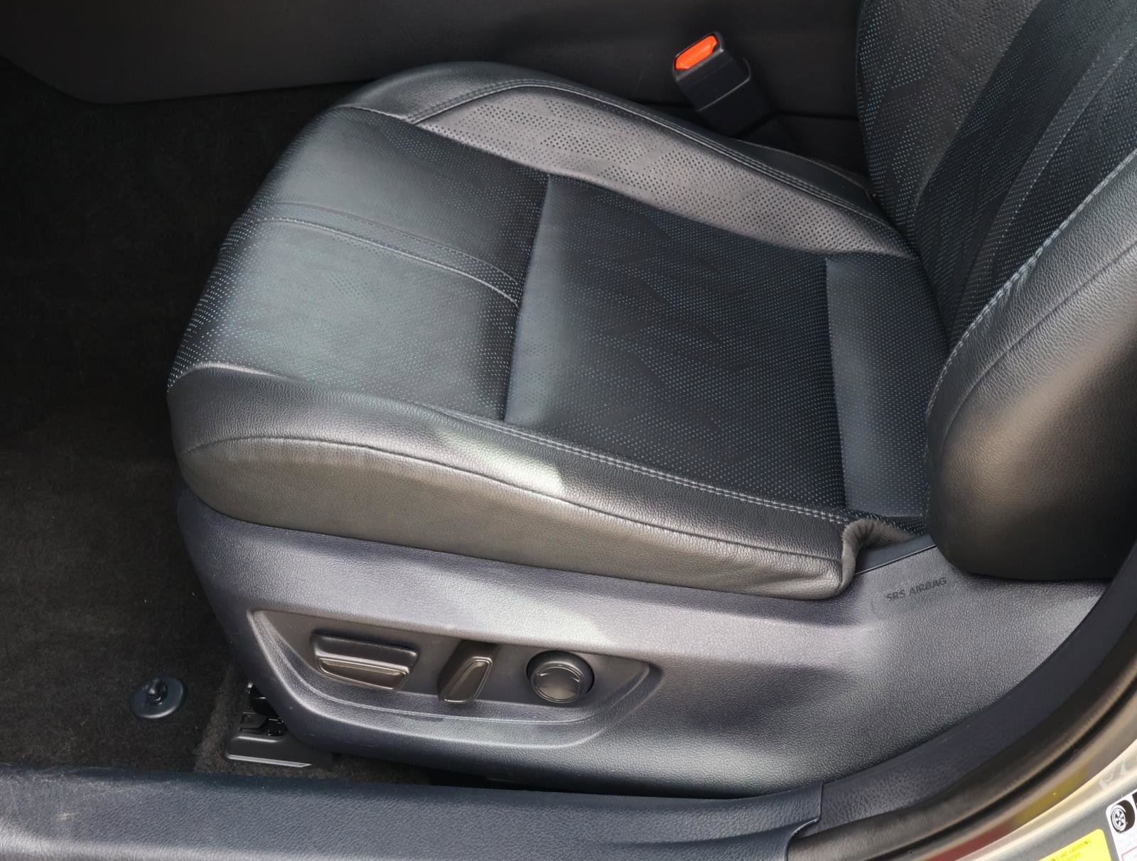 Used 2025 Heavy Metal Toyota XSE image 12