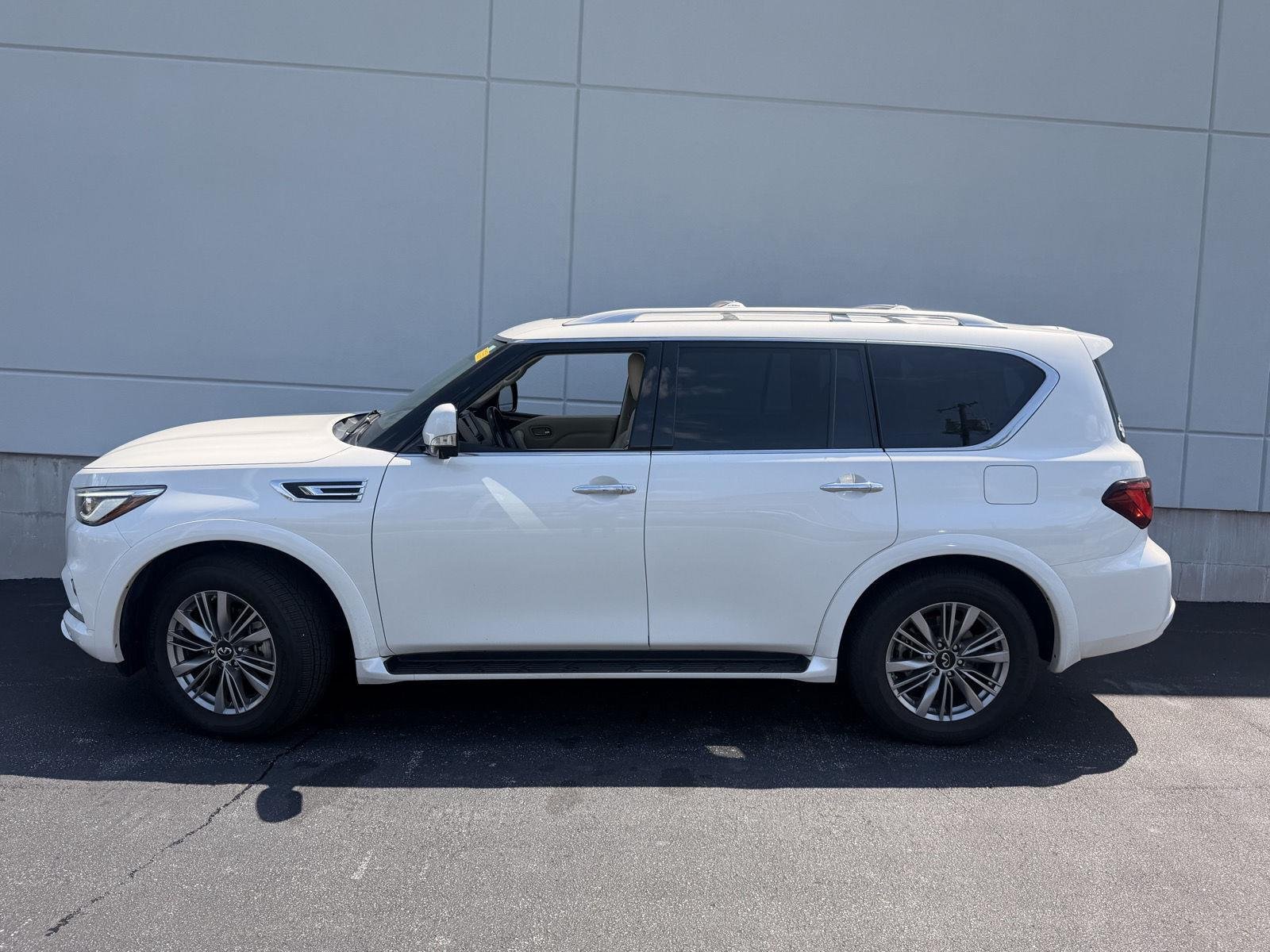 Used 2021 Moonstone White INFINITI LUXE image 9