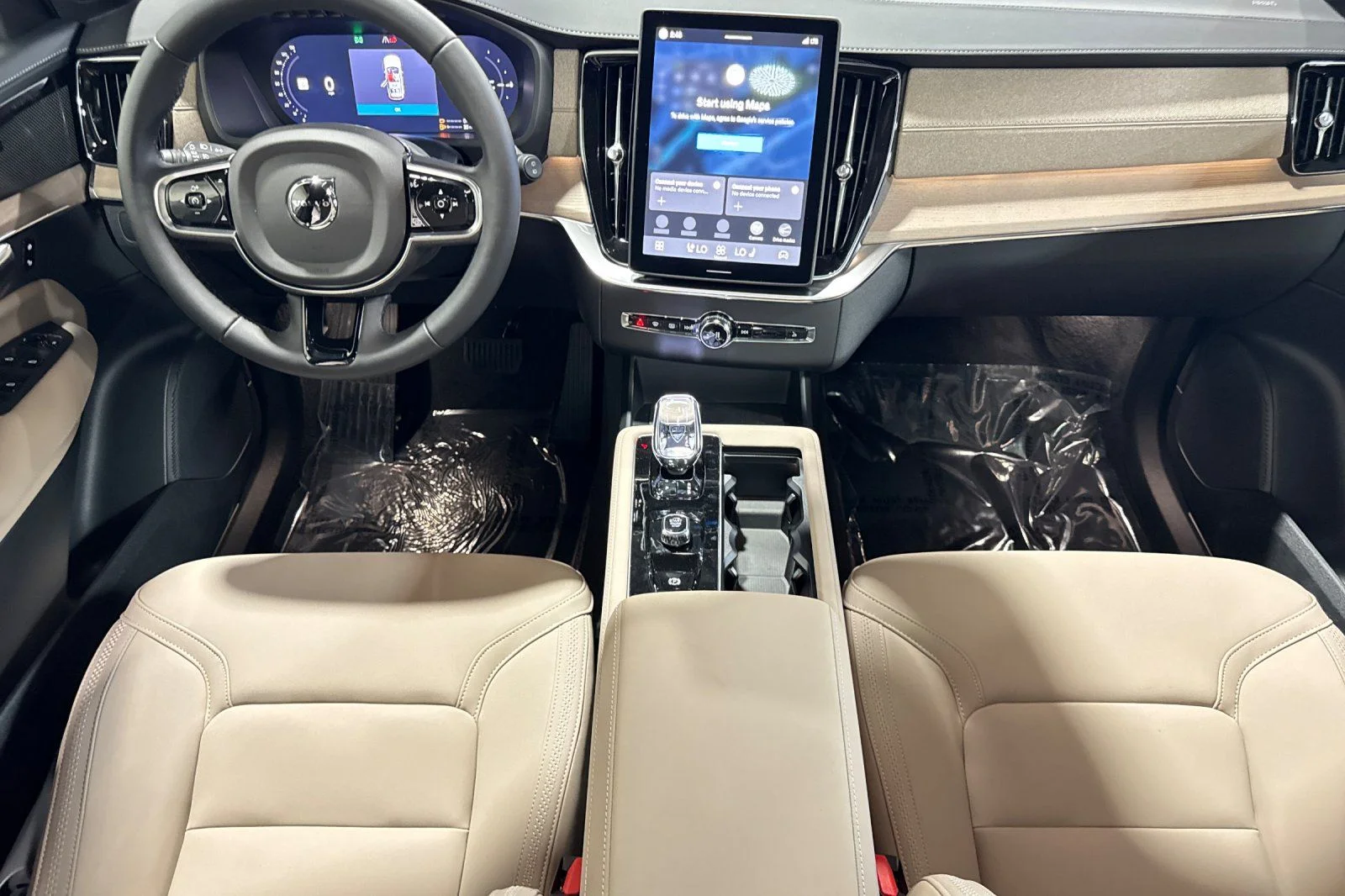New 2026 Denim Blue Volvo T8 Plus 7-Seater image 3